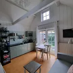 Onder Aan De Dijk Bed & Breakfast