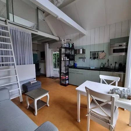 Onder Aan De Dijk 4* Warder