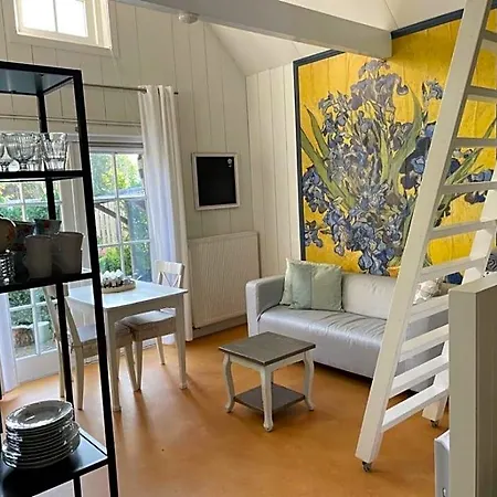Bed & Breakfast Onder Aan De Dijk 4*
