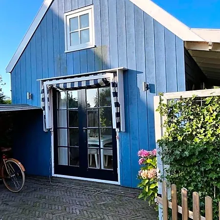 Onder Aan De Dijk Bed & Breakfast