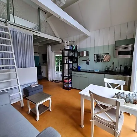 Bed & Breakfast Onder Aan De Dijk Warder