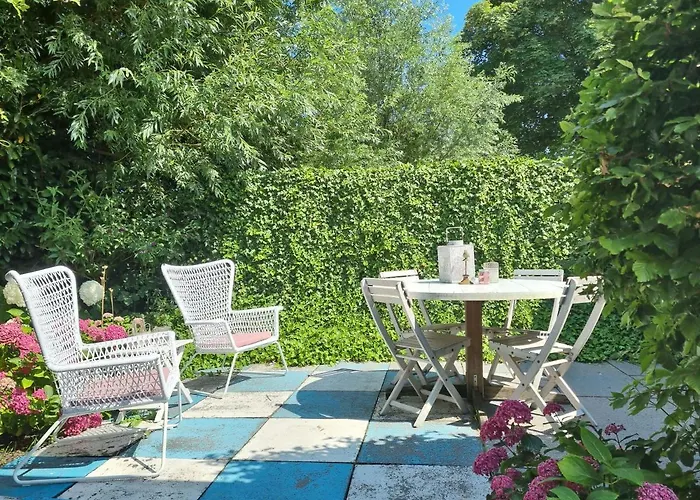 Bed & Breakfast Onder Aan De Dijk 4*